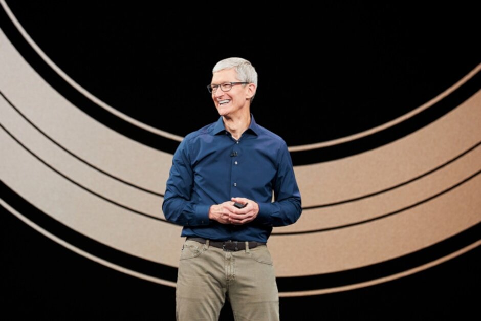 Apple CEO Tim Cook will become a free agent at the end of next year