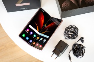 Unboxing the Samsung Galaxy Z Fold2