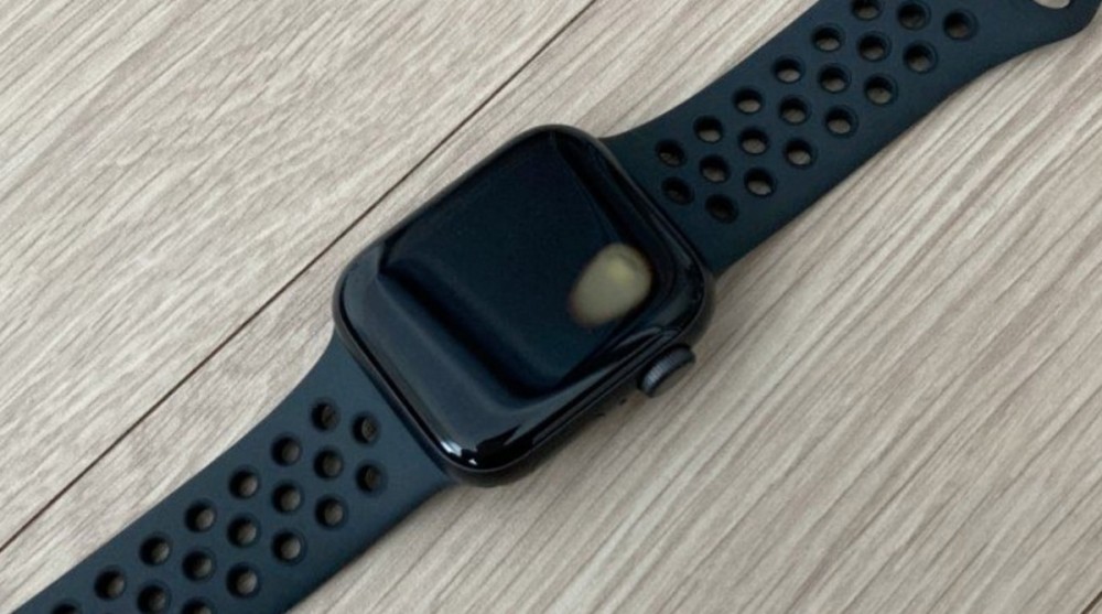 A small number of Apple Watch SE owners in Korea have had them overheat