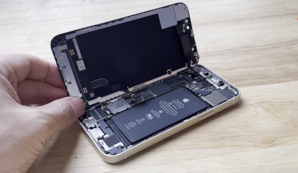 iPhone 12 mini gets gutted, it’s a tiny iPhone 12