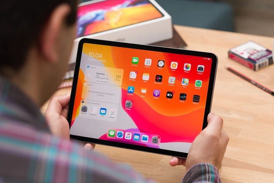 An OLED display iPad Pro and portless iPhone 13 Pro Max ...