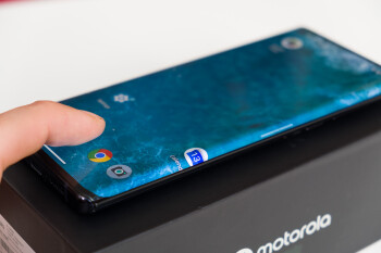 Is the Galaxy S21 the beginning of the end for curved-edge displays?