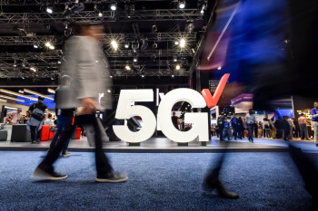 Verizon goes after T-Mobile for once (kind of), touting its own big 5G ambitions