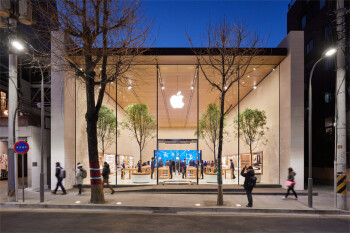 Lights (off), cameras (dark) and (no) action; L.A. Apple Stores shut again because of coronavirus